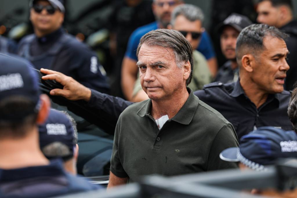 Centrão quer convencer Lula a anistiar presos do 8 de Janeiro e atuar por Bolsonaro solto