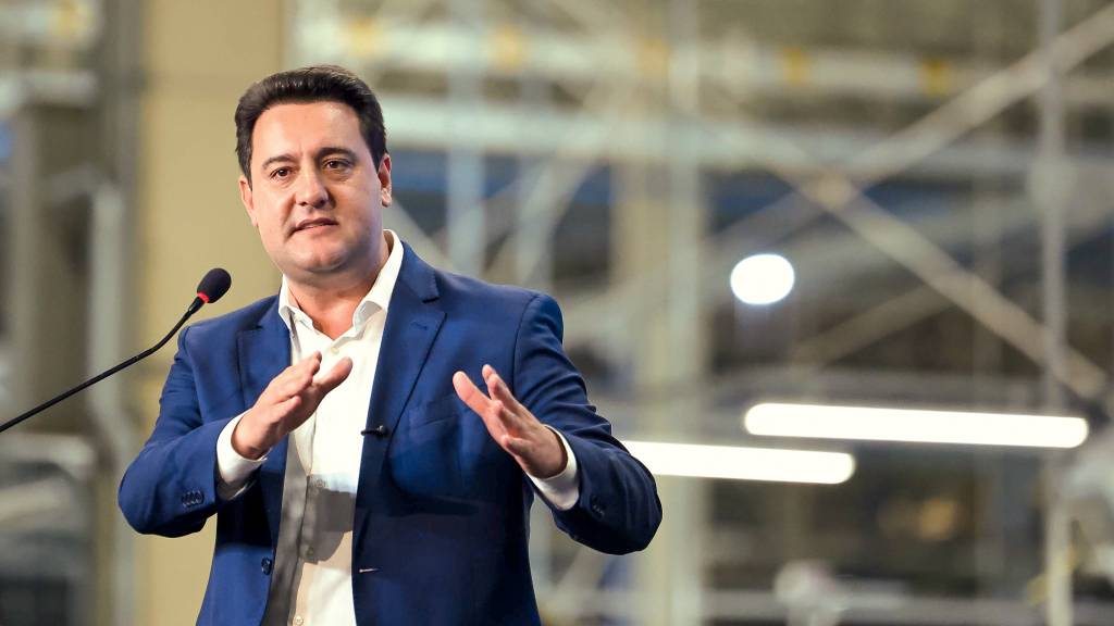 Ratinho Jr. tem a melhor aprovação entre 14 governadores — veja o ranking