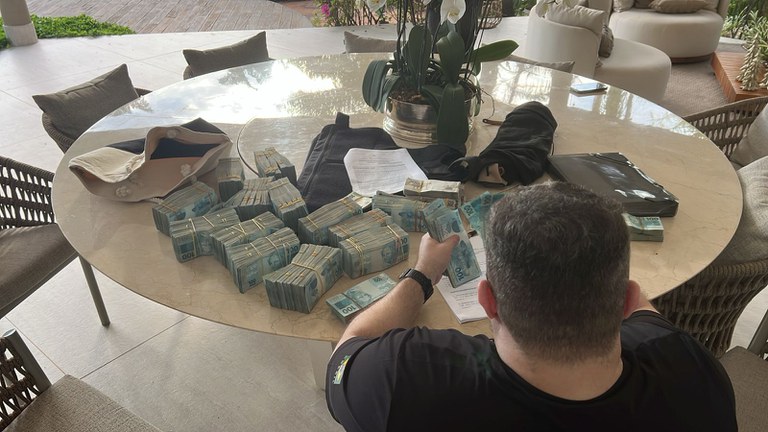 Presidente do Banco Master é preso, STF condena kids pretos e questões do Enem são anuladas