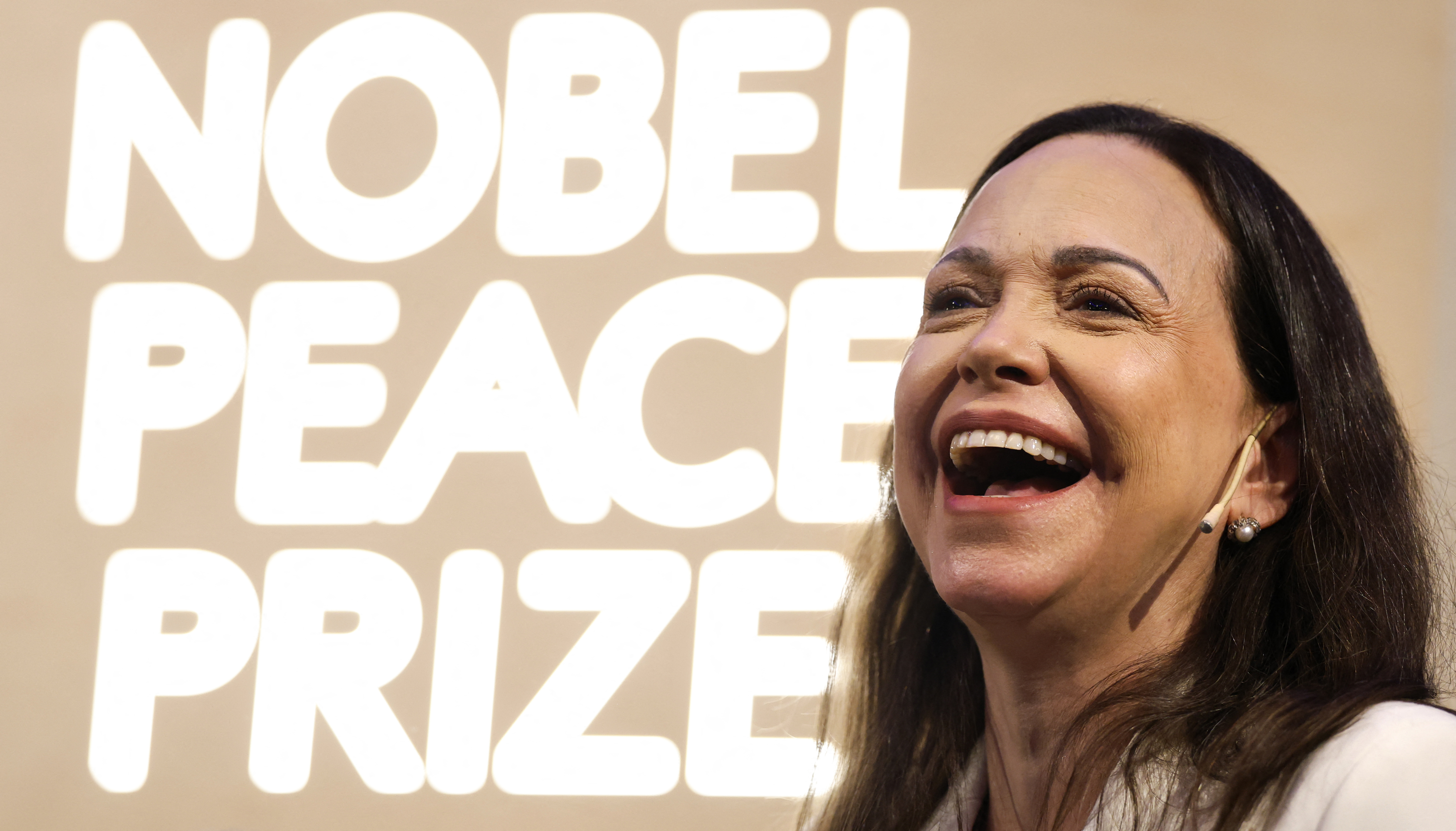 María Corina Machado deixa Oslo após viagem para receber prêmio Nobel da Paz