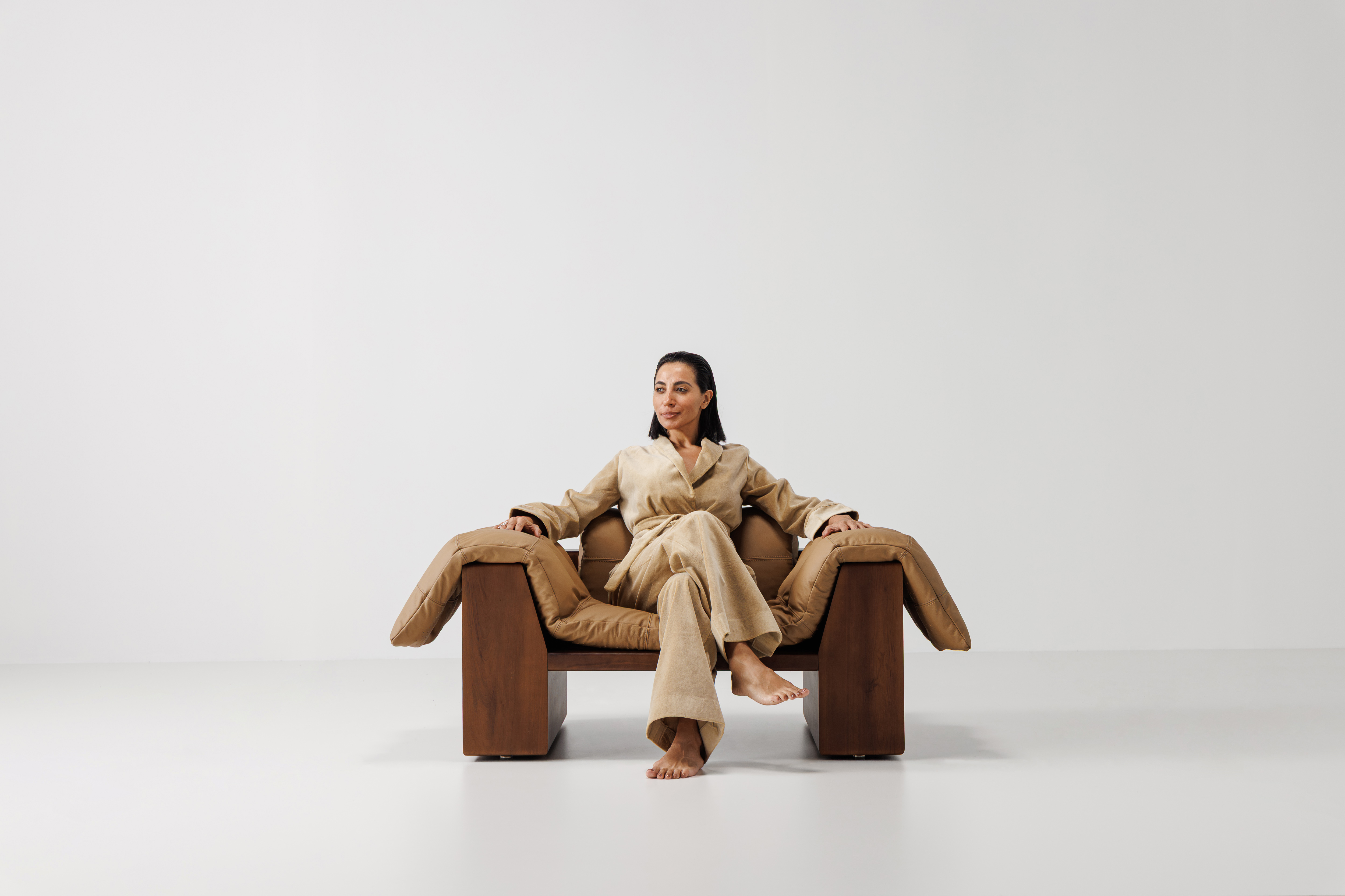 Designer cria coleção de móveis que mistura herança italiana e Brasil