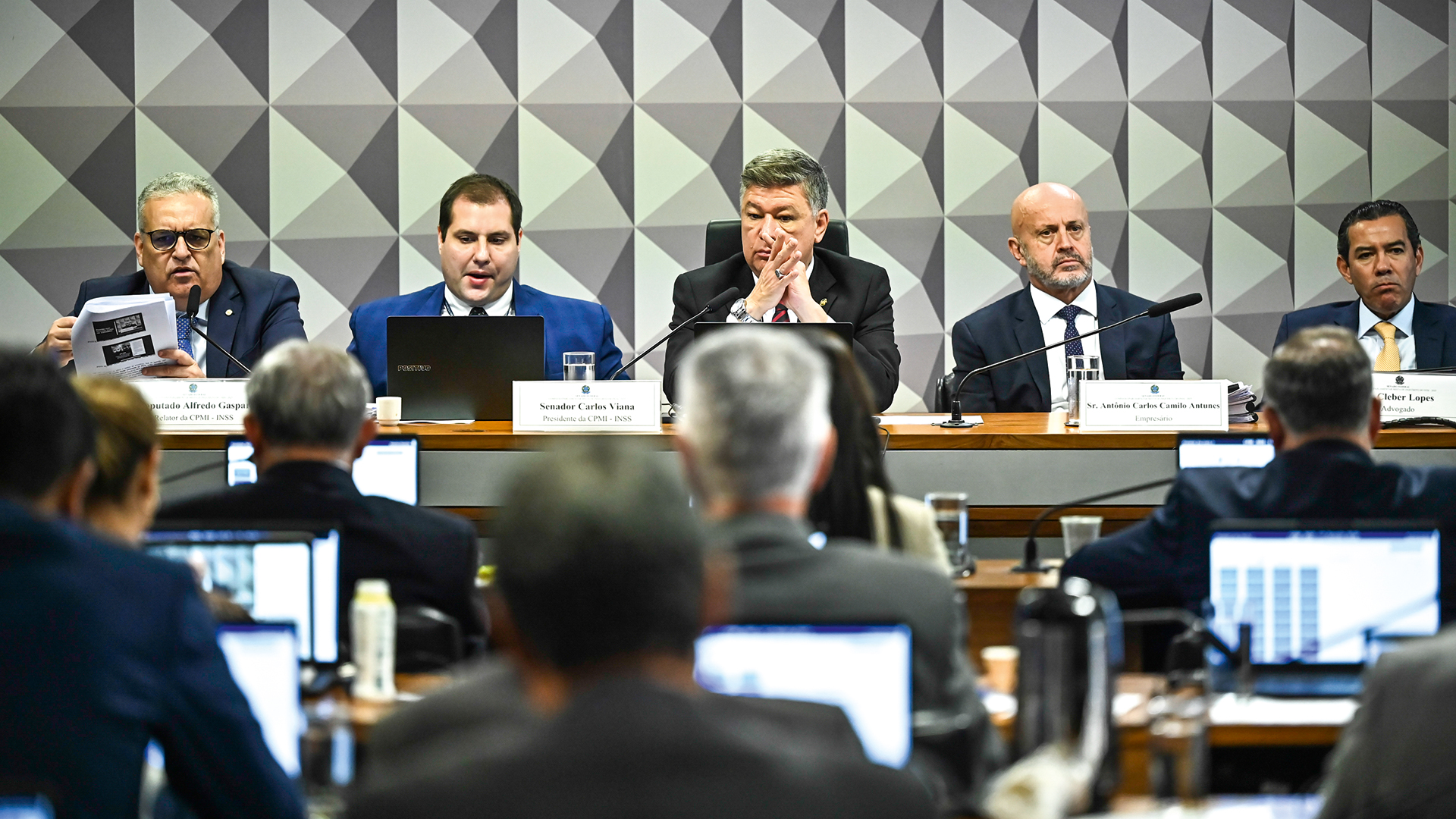 Escândalo do INSS surpreende pela dimensão, mas investigações avançam pouco