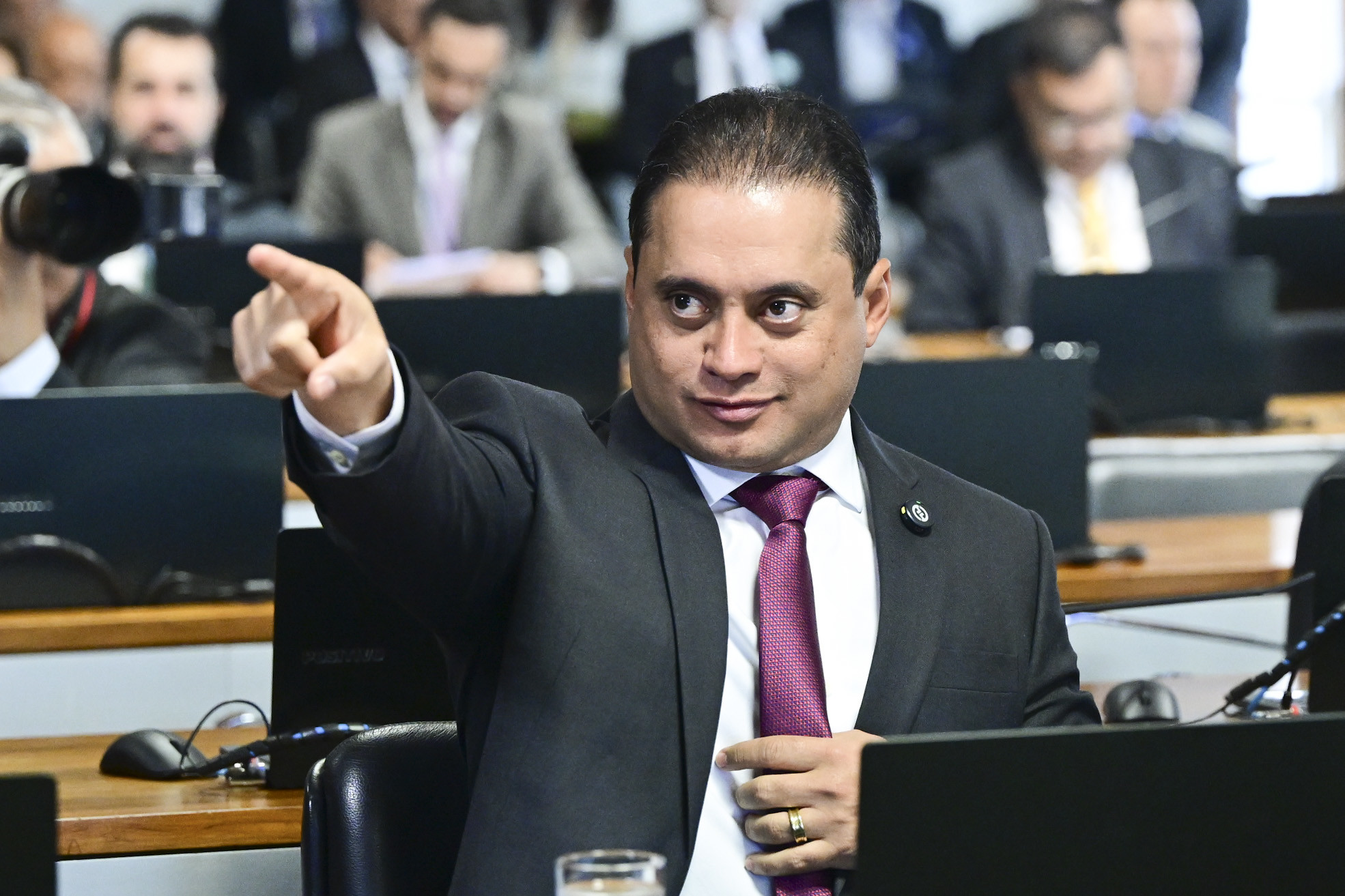 Postos de combustíveis entram na mira da PF em investigação sobre fraudes no INSS