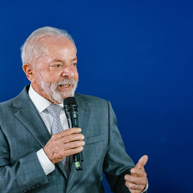 Bancada do Novo cobra Planalto sobre encontro entre Lula e Vorcaro