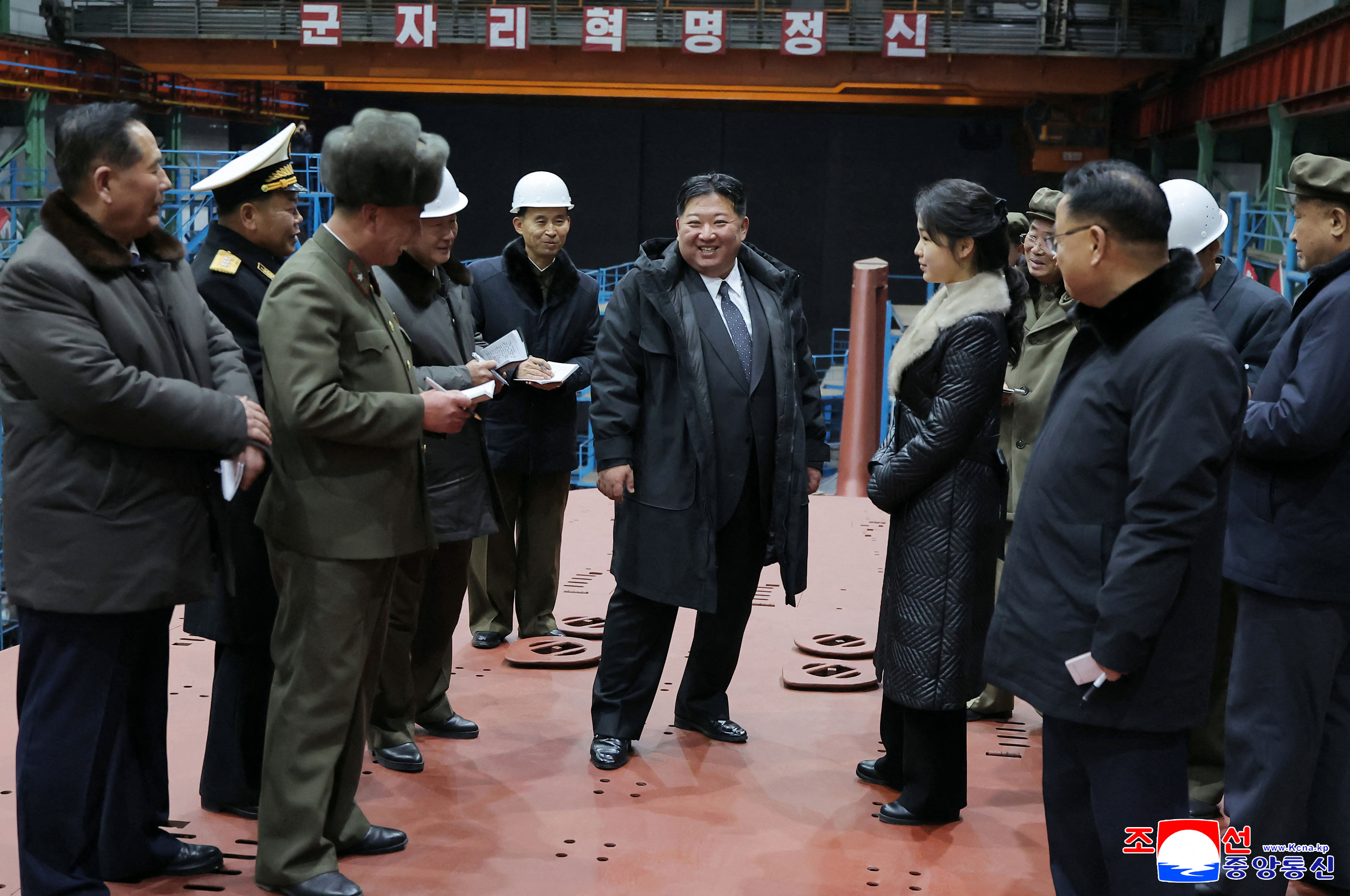 Kim Jong-un visita fábrica de submarinos de propulsão nuclear