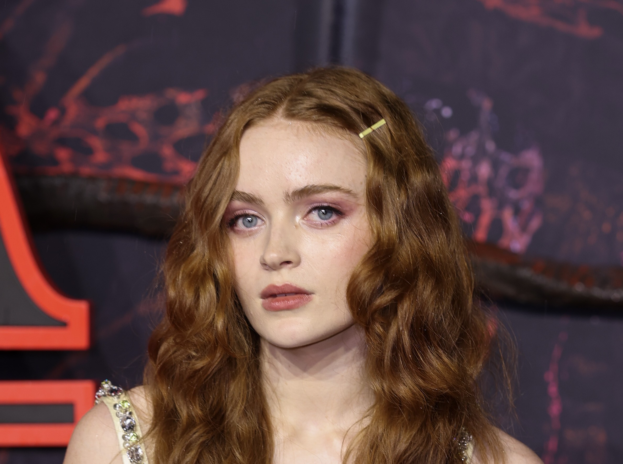 O motivo de atriz de ‘Stranger Things’ preferir ficar em segundo plano
