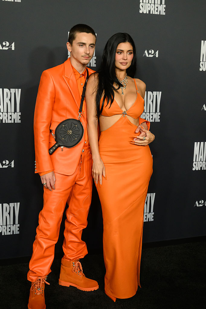Timoth&eacute;e Chalamet e Kylie Jenner: cores vibrantes para um amor vibrante