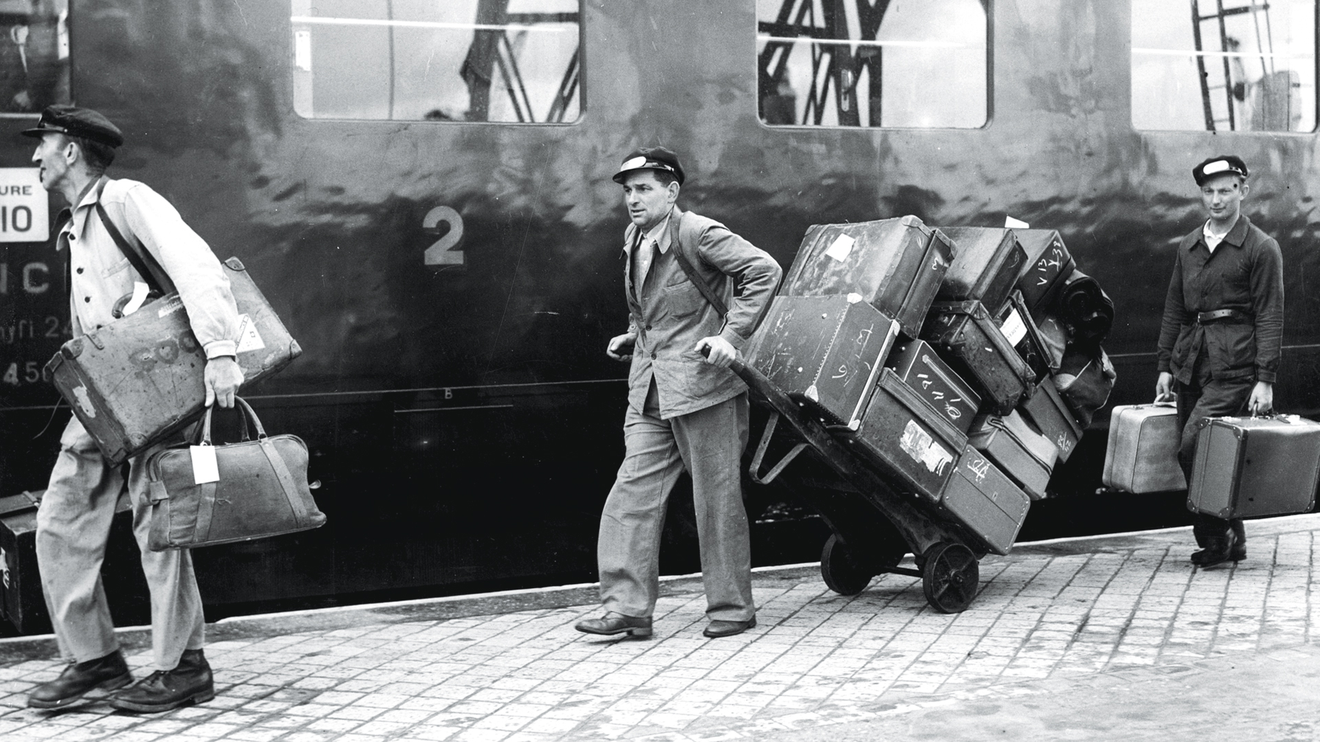 TRAMBOLHOS -&ensp;As imensas valises do passado: charme hoje desnecess&aacute;rio