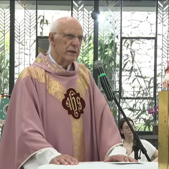SP: após orientação de arcebispo, padre Julio Lancelotti suspende missas e posts em redes