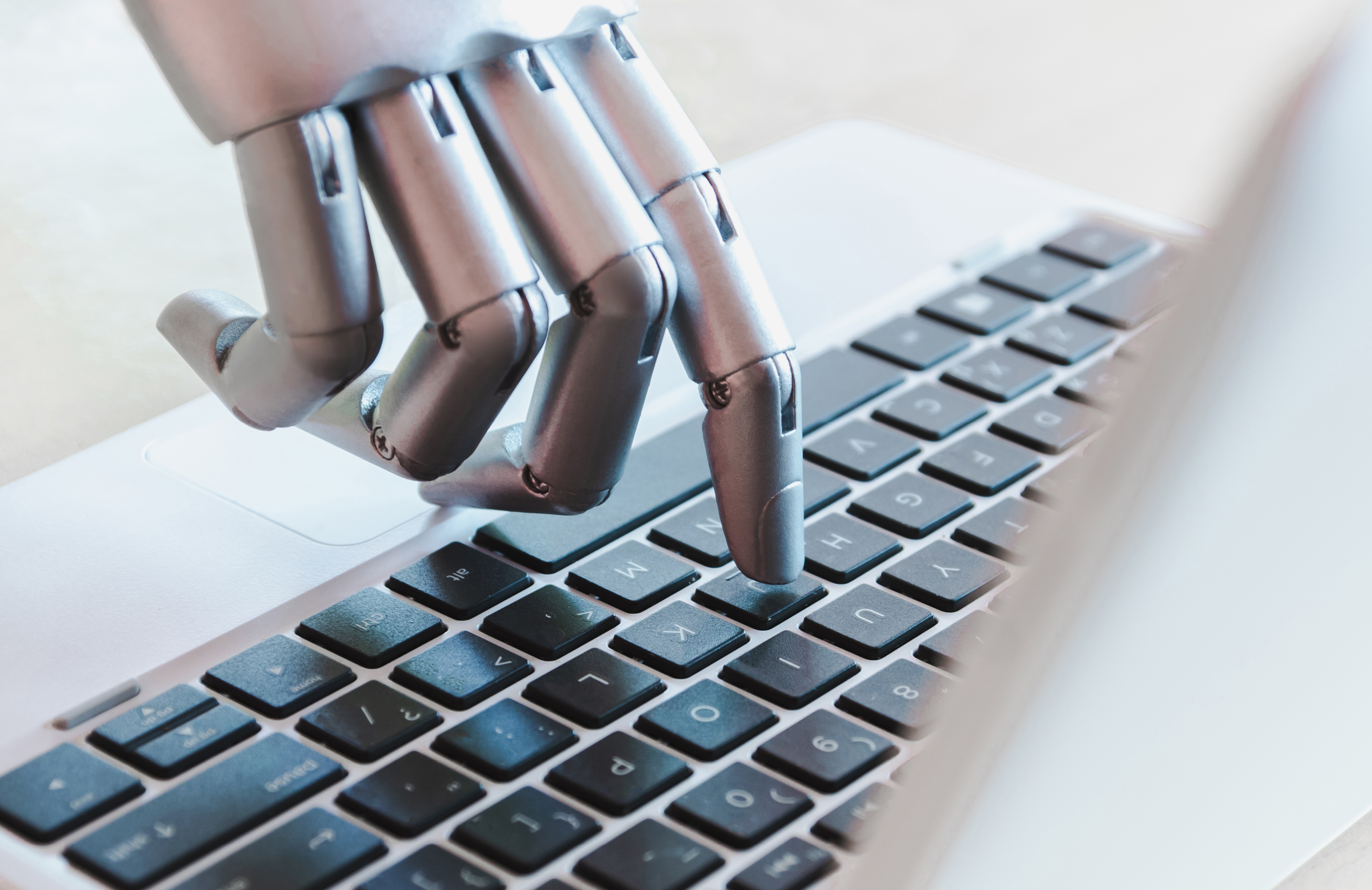 30% dos brasileiros já usaram IA para entender temas ‘complexos’