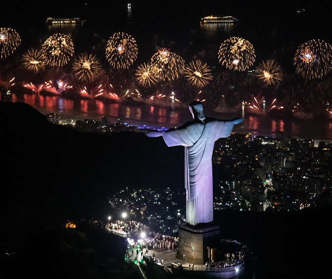Réveillon do Rio reúne 5,1 milhões de pessoas em 13 palcos da cidade