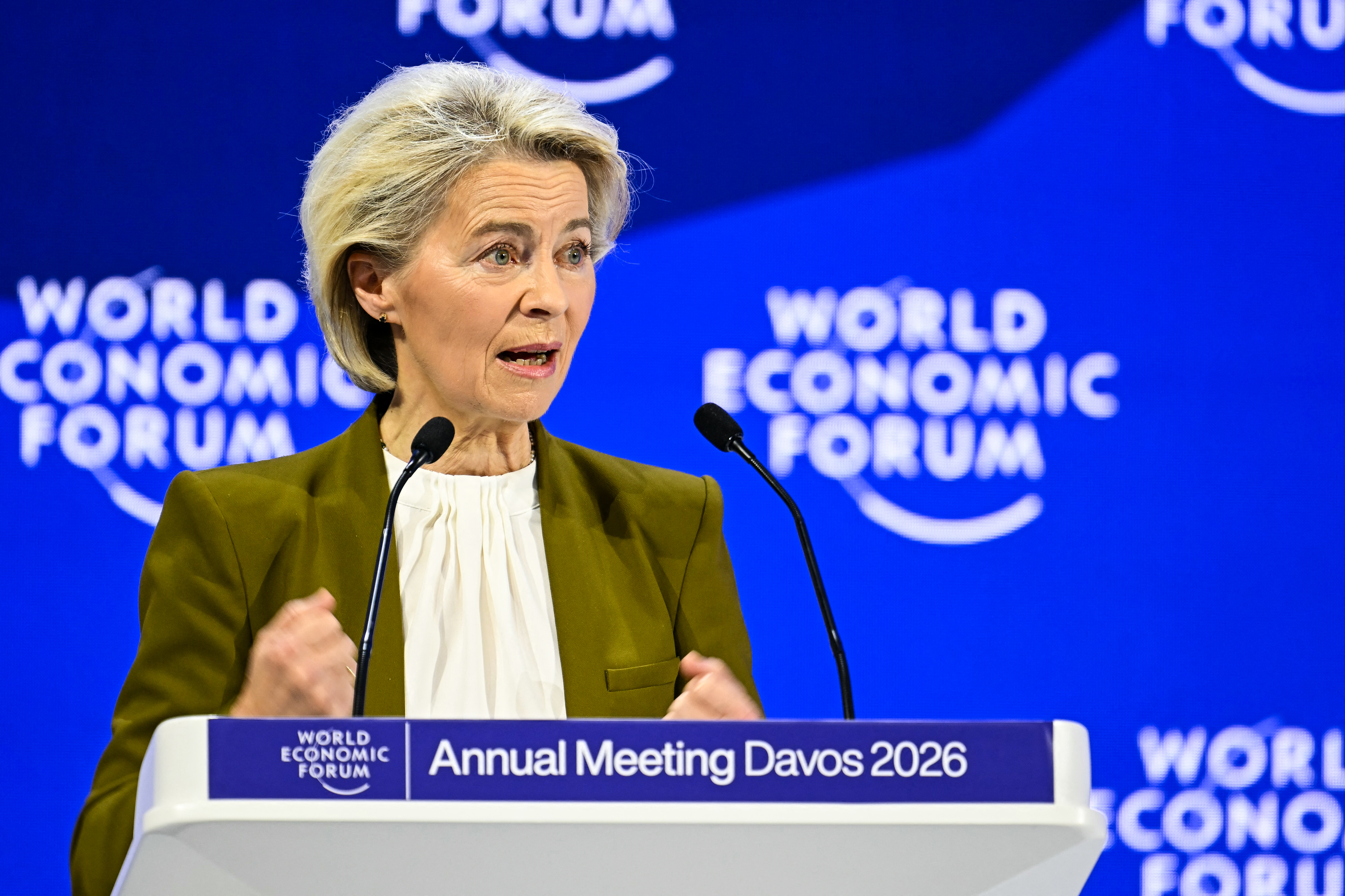 Em Davos, Von der Leyen alfineta Trump, critica tarifas e defende soberania da Groenlândia
