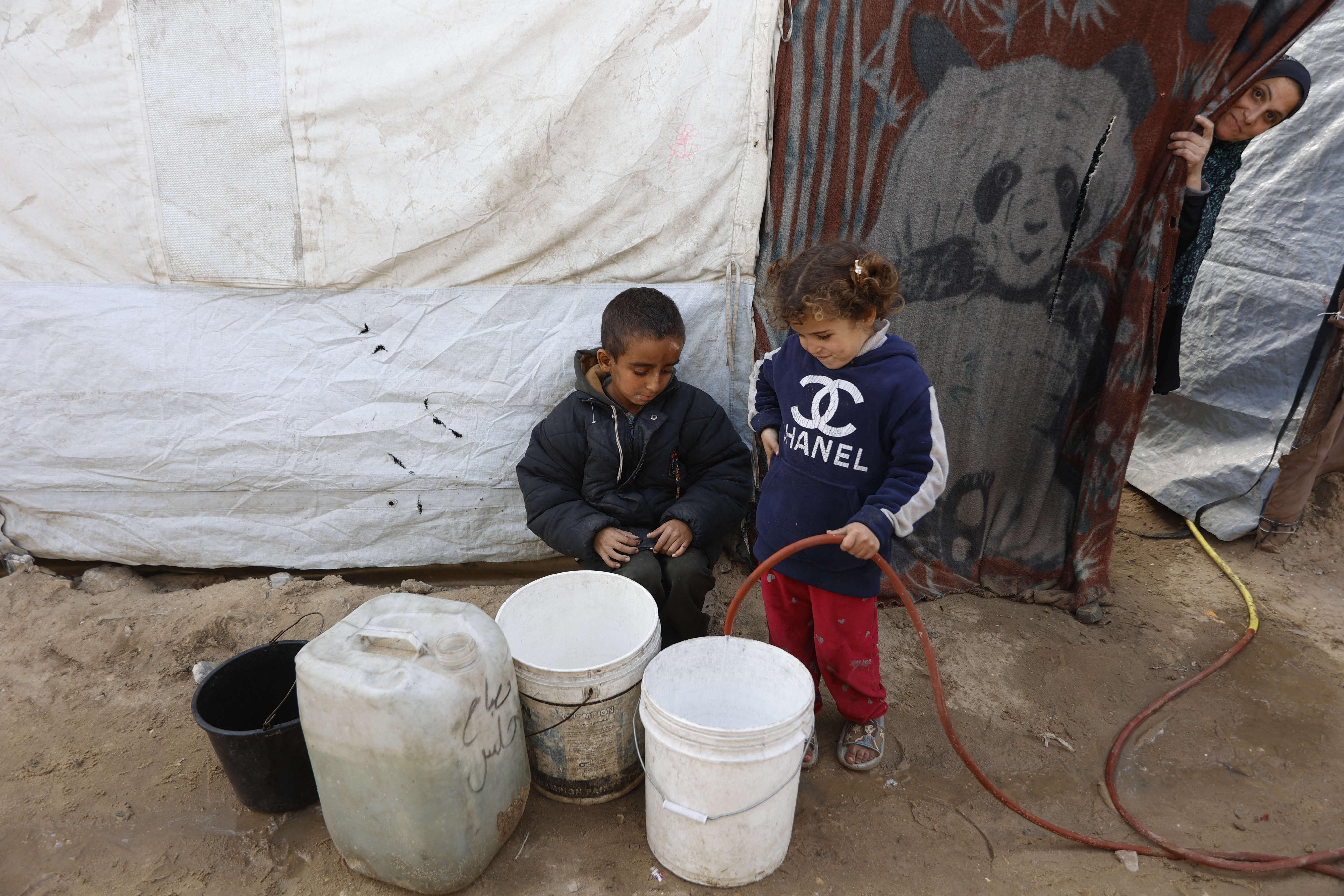 Gaza recebe materiais escolares pela primeira vez em mais de dois anos, diz Unicef