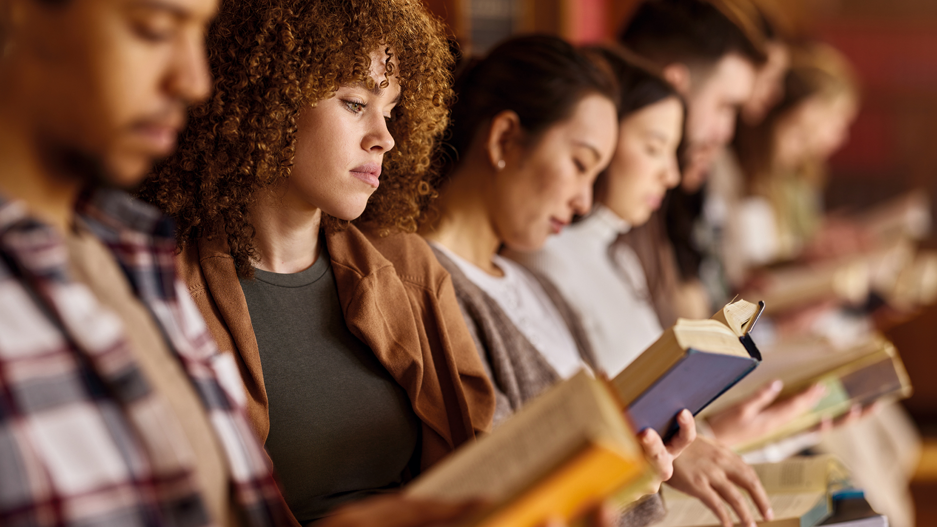 É PRECISO VIRAR A PÁGINA - Um constrangedor dado brasileiro: 53% das pessoas não leram livro algum em três meses