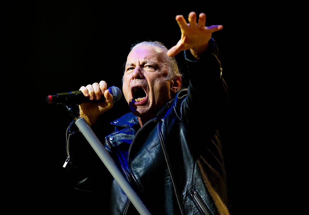 ‘Fear of the Pix’: especialista dá dicas para comprar ingressos de shows com segurança