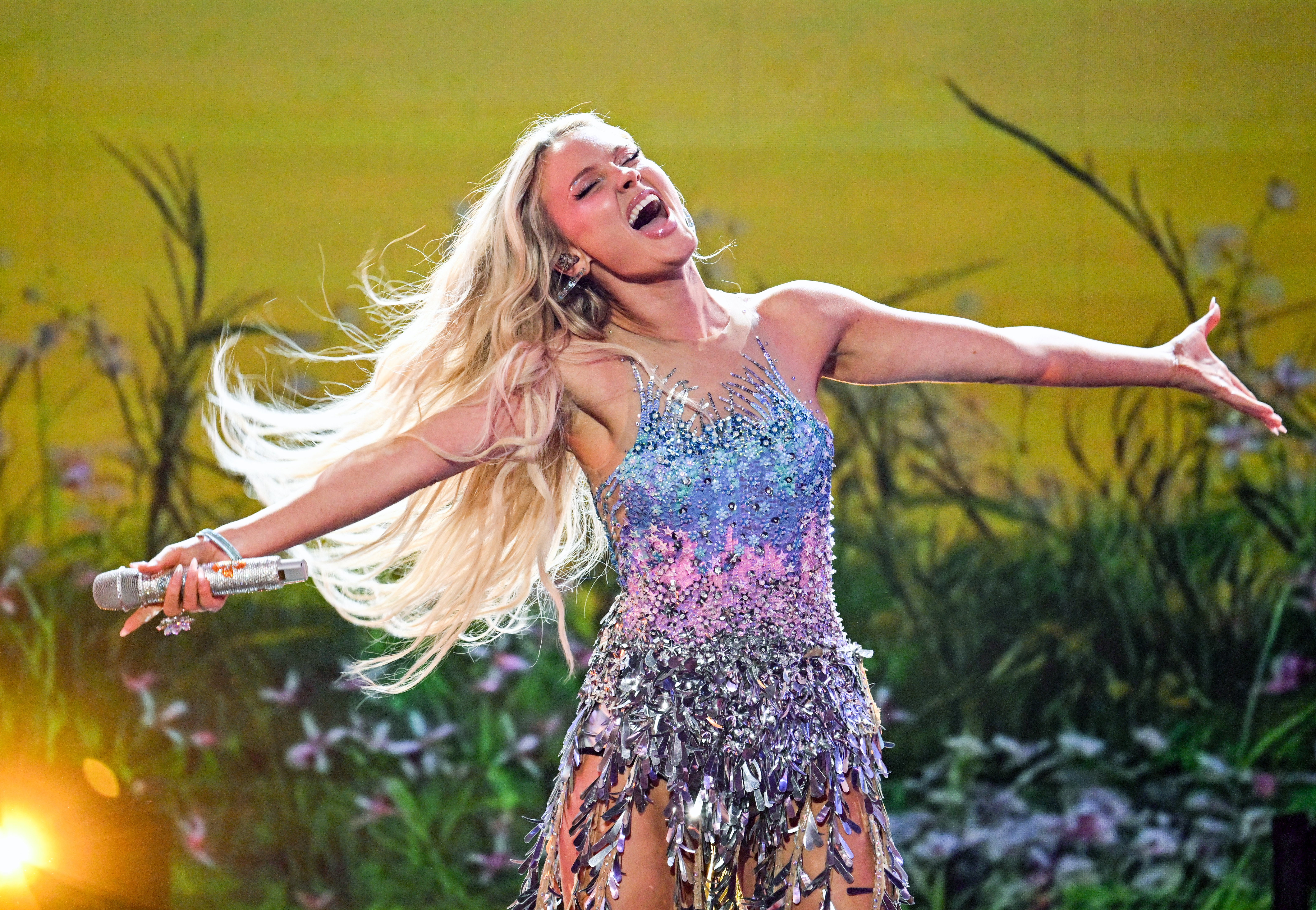 De chacota a estrela pop: o retorno de Zara Larsson aos holofotes