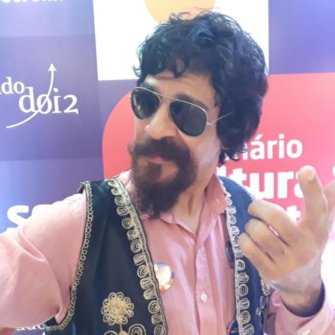 Projeto inovador sobre Raul Seixas chega aos palcos de Salvador