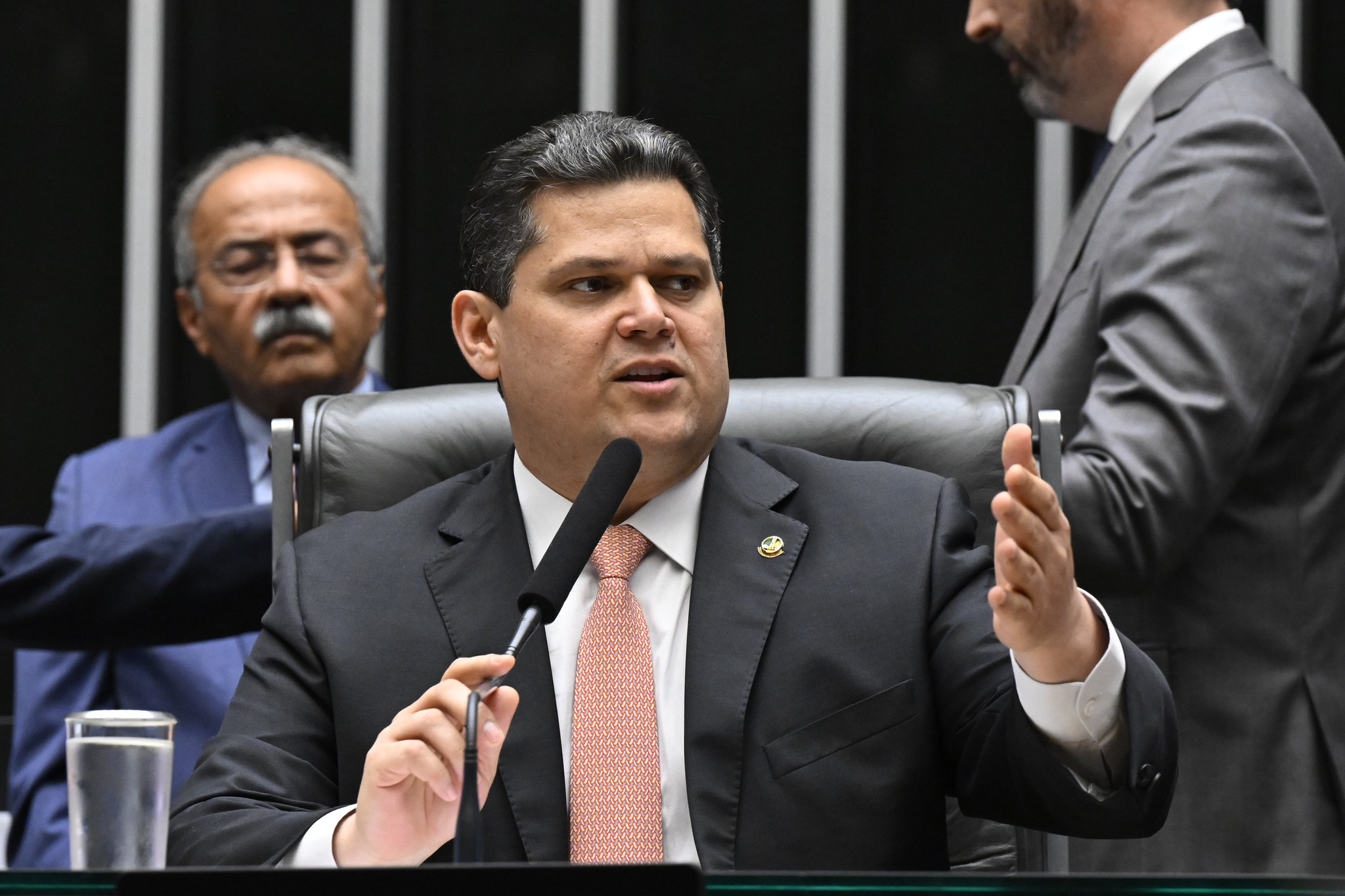 Ala do PT quer explorar acordo da CPMI do Master para atrasar análise de veto ao PL da Dosimetria