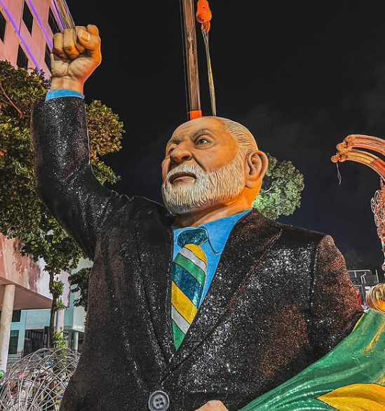 Cinco elementos de propaganda antecipada no desfile sobre Lula, segundo os opositores