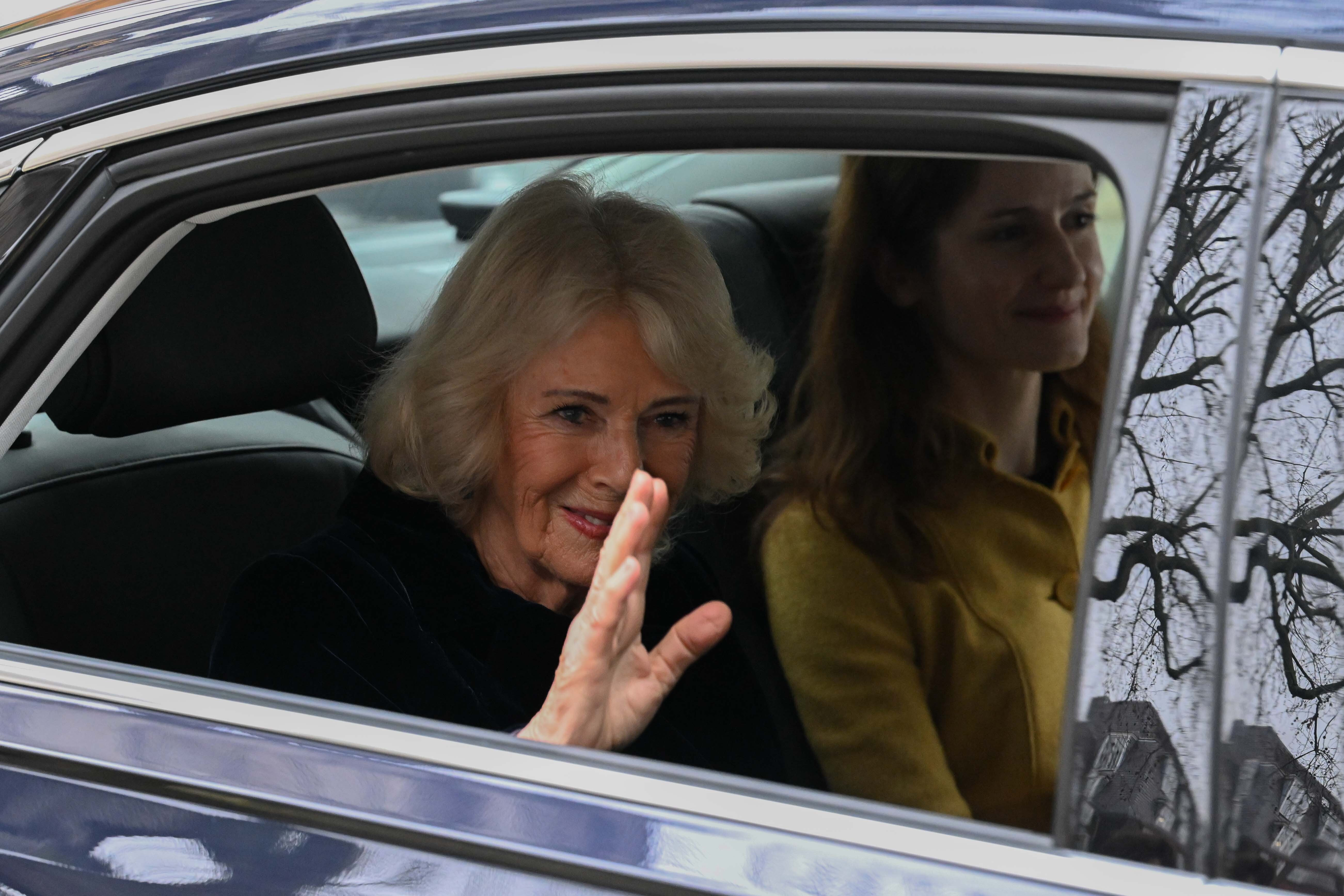 A atitude da rainha Camilla horas depois da prisão do ex-príncipe Andrew
