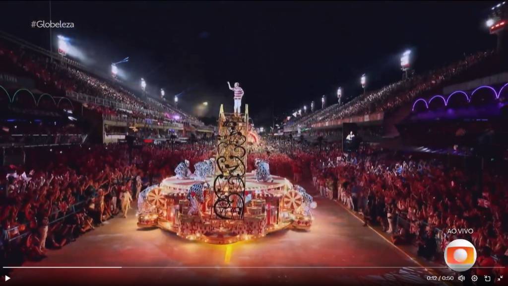 Mestre Ciça ‘foge’ da bateria e surpreende na Viradouro