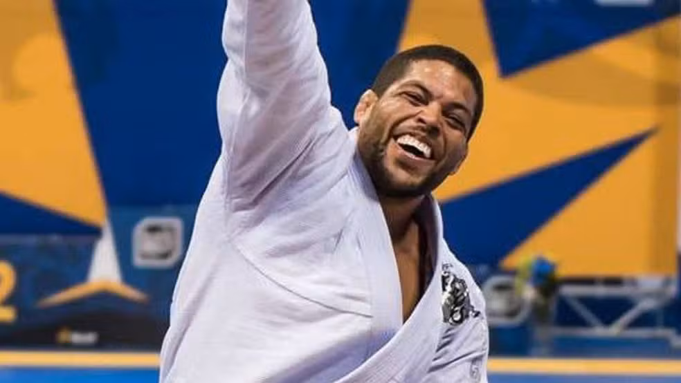 Lutador de jiu-jitsu brasileiro André Galvão é acusado por ex-aluna de assédio sexual
