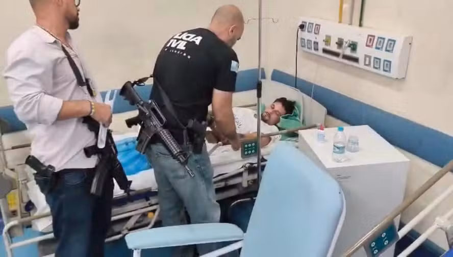 ‘Braço de guerra’ do CV é preso em hospital após acidente de moto no Rio
