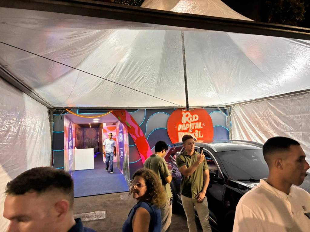 A realidade no camarote de Eduardo Paes após a passagem de Lula pela Sapucaí