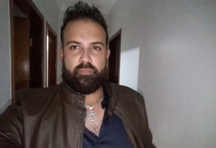 Cantor sertanejo escapa por pouco de acidente de avião: ‘Motor parou’