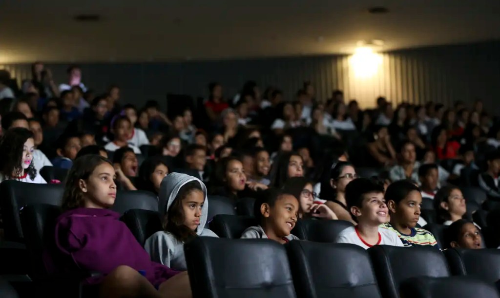 Em meio à alta do audiovisual brasileiro, Sesc abre inscrições para 9ª Mostra de Cinema