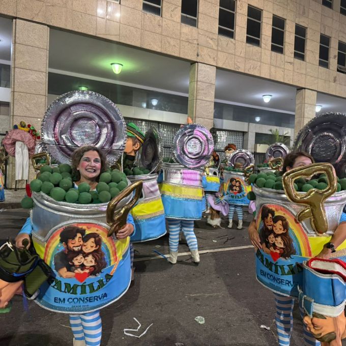 A crítica de padre influencer a ‘família em conserva’ em desfile sobre Lula