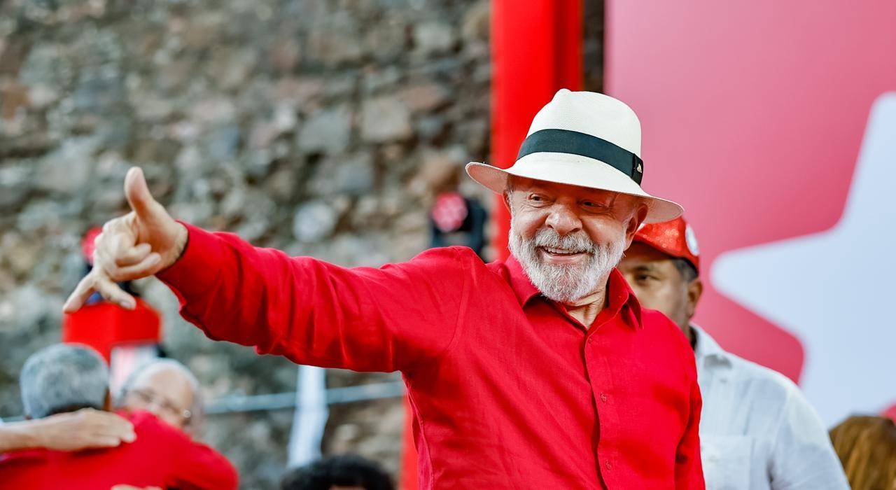 O nome que interpretará Bolsonaro em desfile sobre Lula na Sapucaí