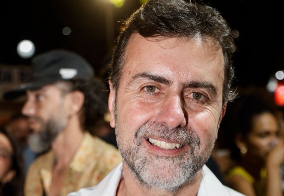 Marcelo Freixo se manifesta quanto a verba para desfile sobre Lula