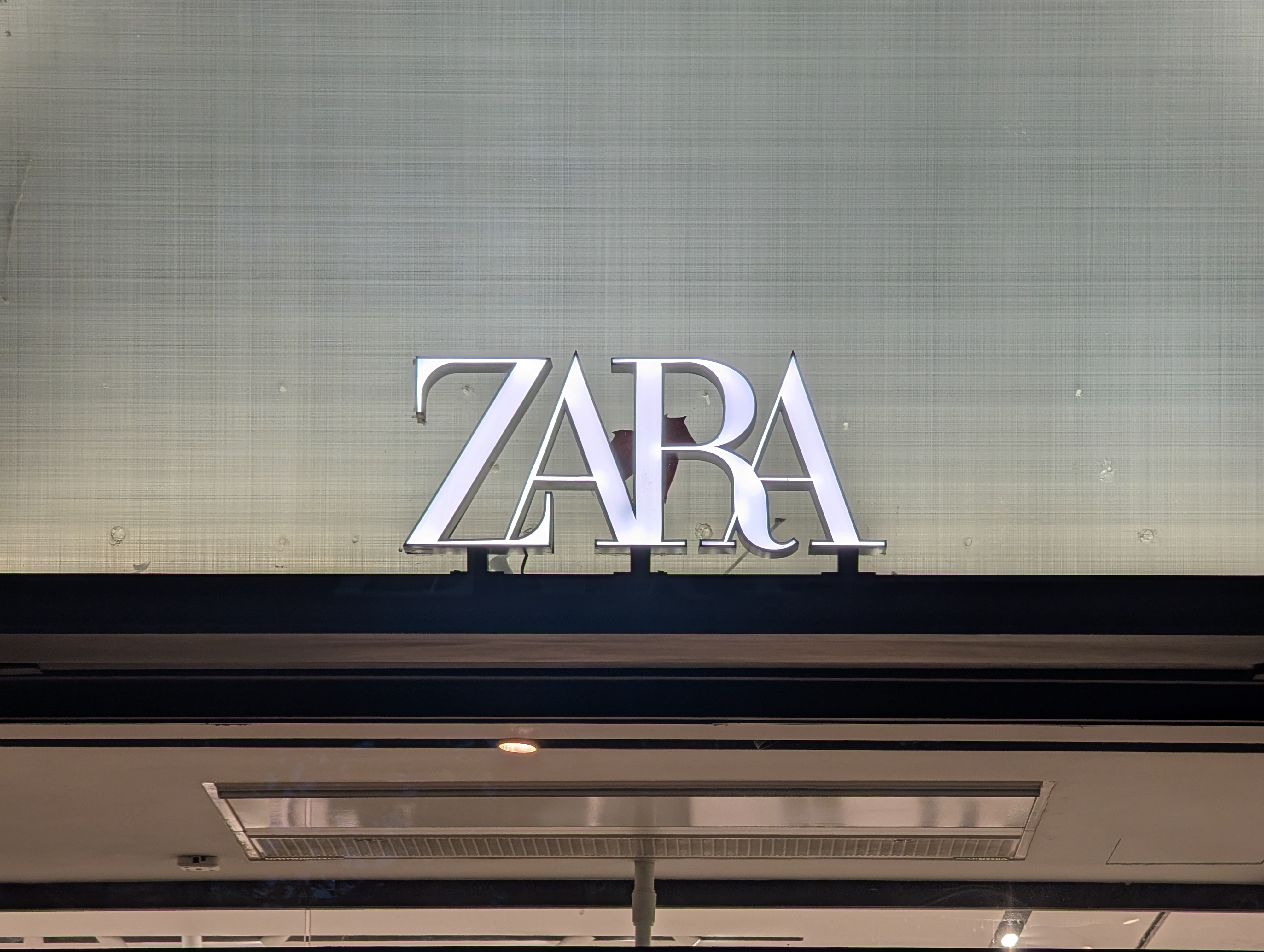 Zara desbanca Nike e assume posto de marca de moda mais valiosa do mundo