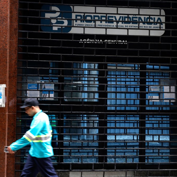 Com assinaturas do PSOL ao PL, pedido de CPI sobre Banco Master é protocolado na Alerj