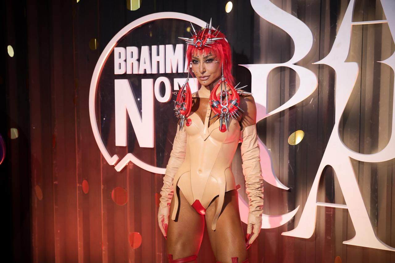Sabrina Sato comenta sobre sexo em Camarote da Sapucaí