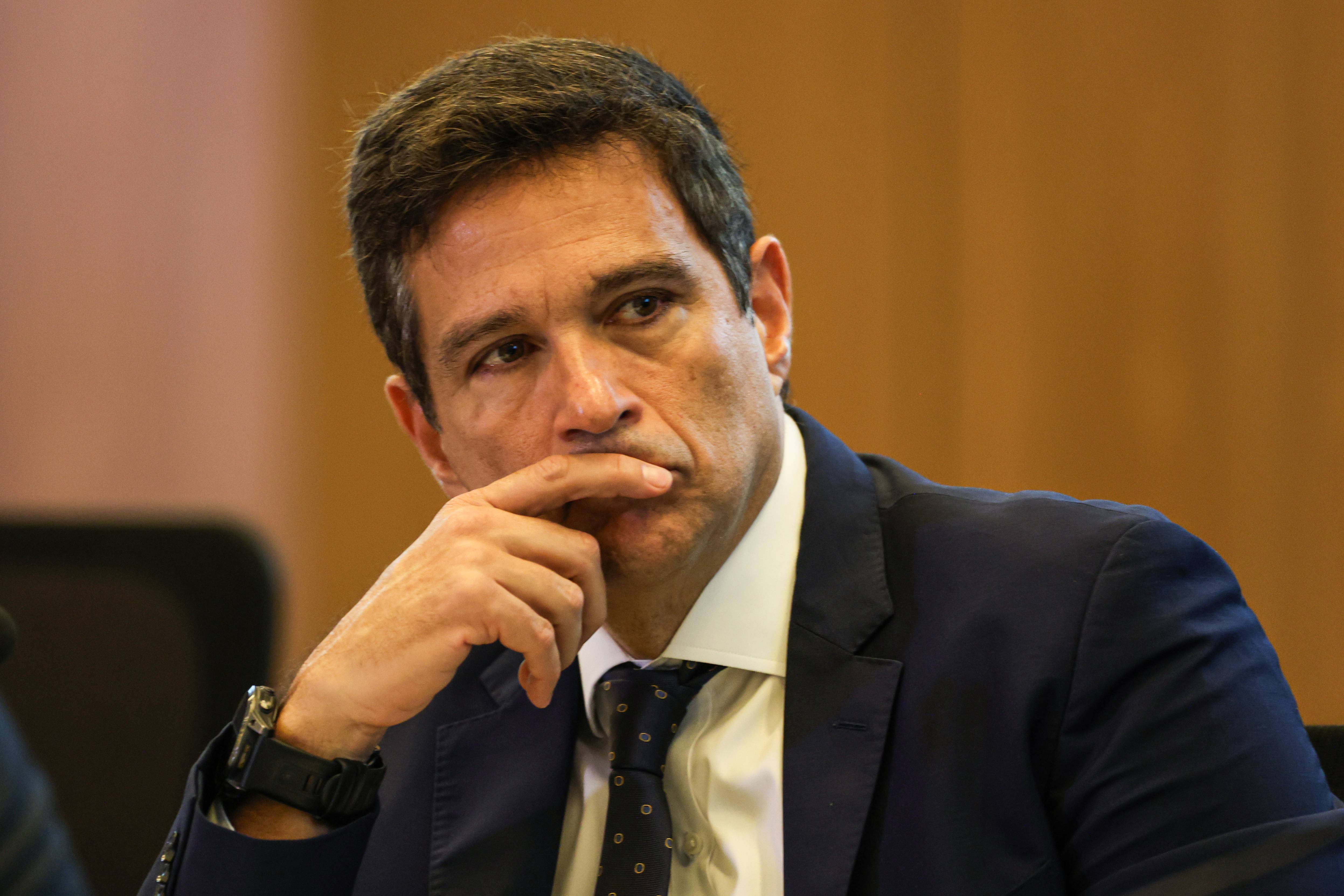 Deputado do PT aciona PGR contra Campos Neto por ‘omissão’ na fiscalização do Master