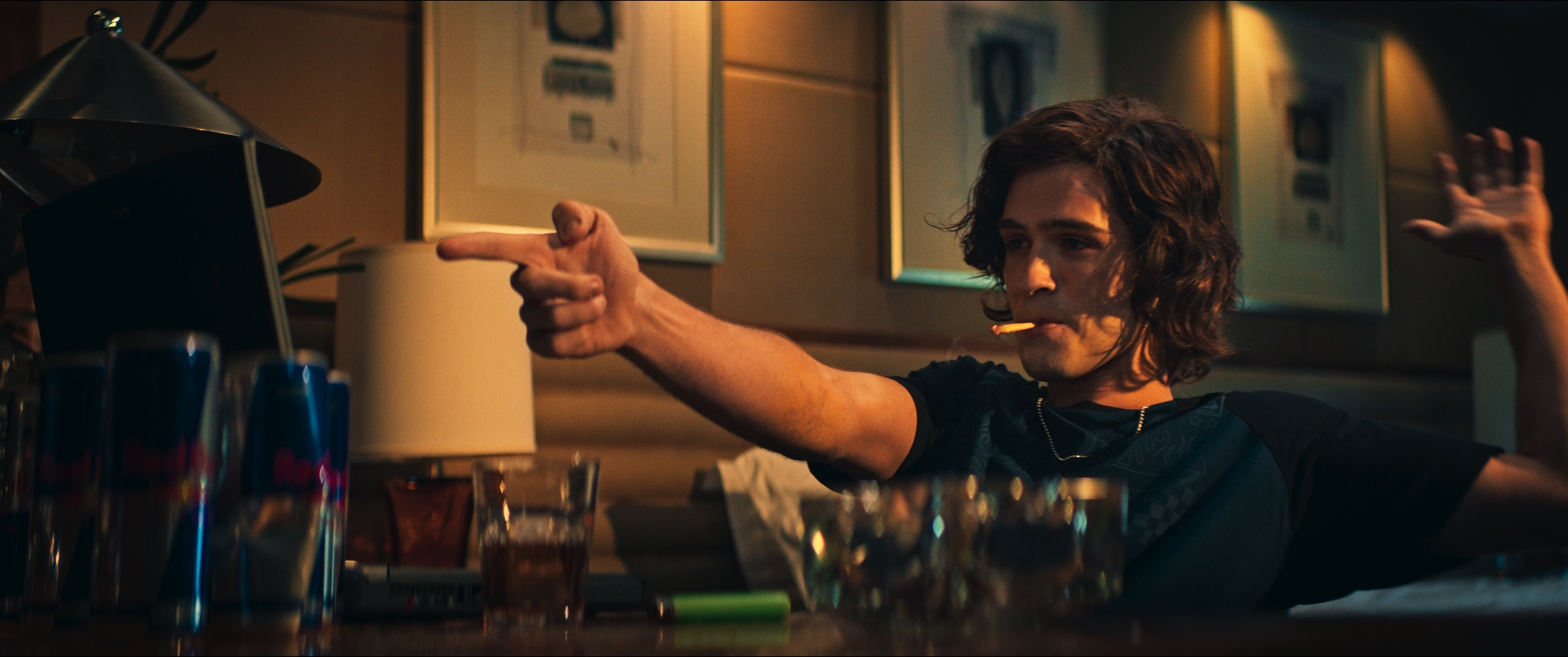 A explicação para filme estrelado por João Guilherme estrear em Miami