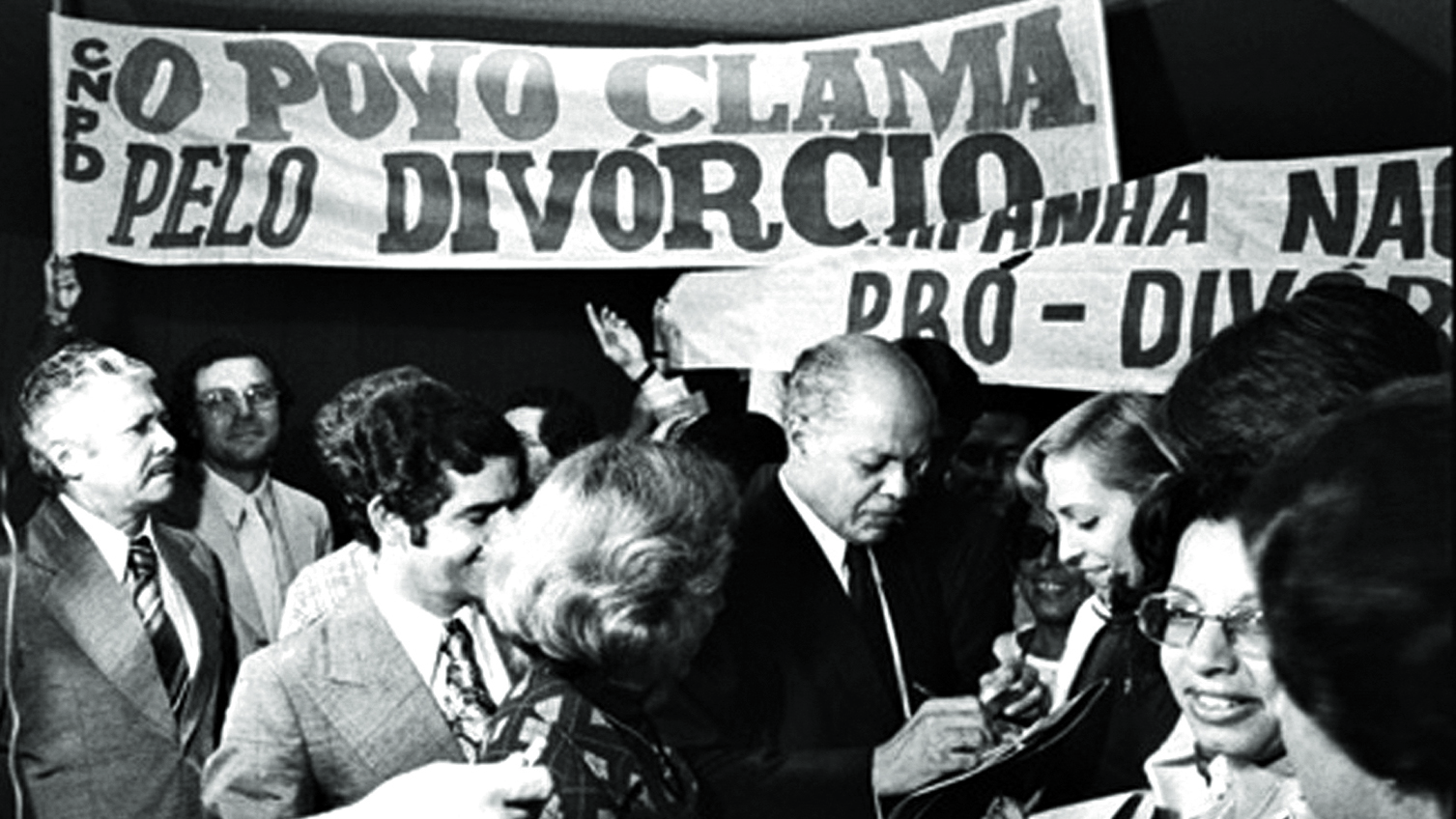 DIREITO -&ensp;Campanha pelo div&oacute;rcio: adotado apenas em 1977 no Brasil