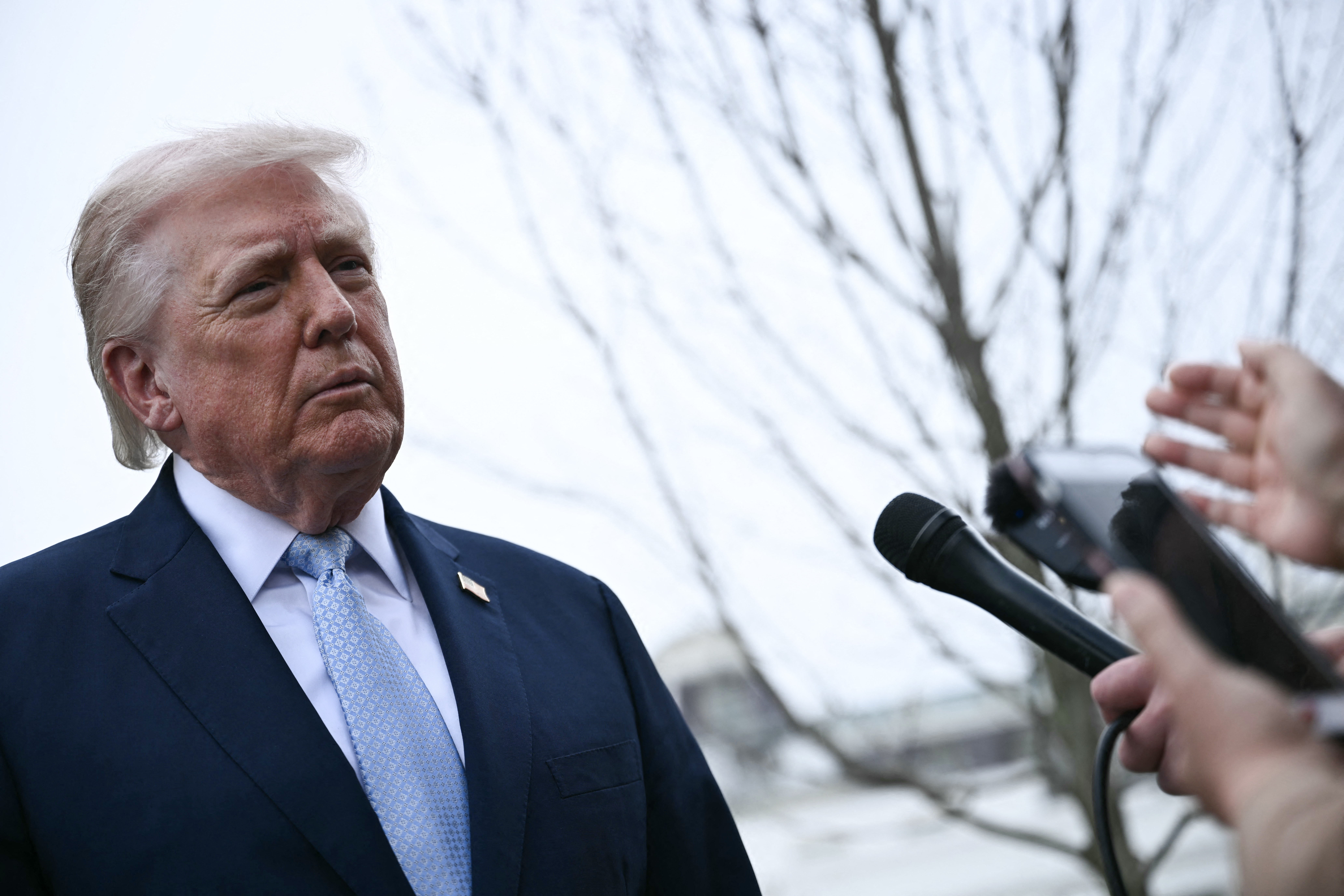 Trump admitiu a conselheiros que deportação em massa foi ‘longe demais’, diz jornal