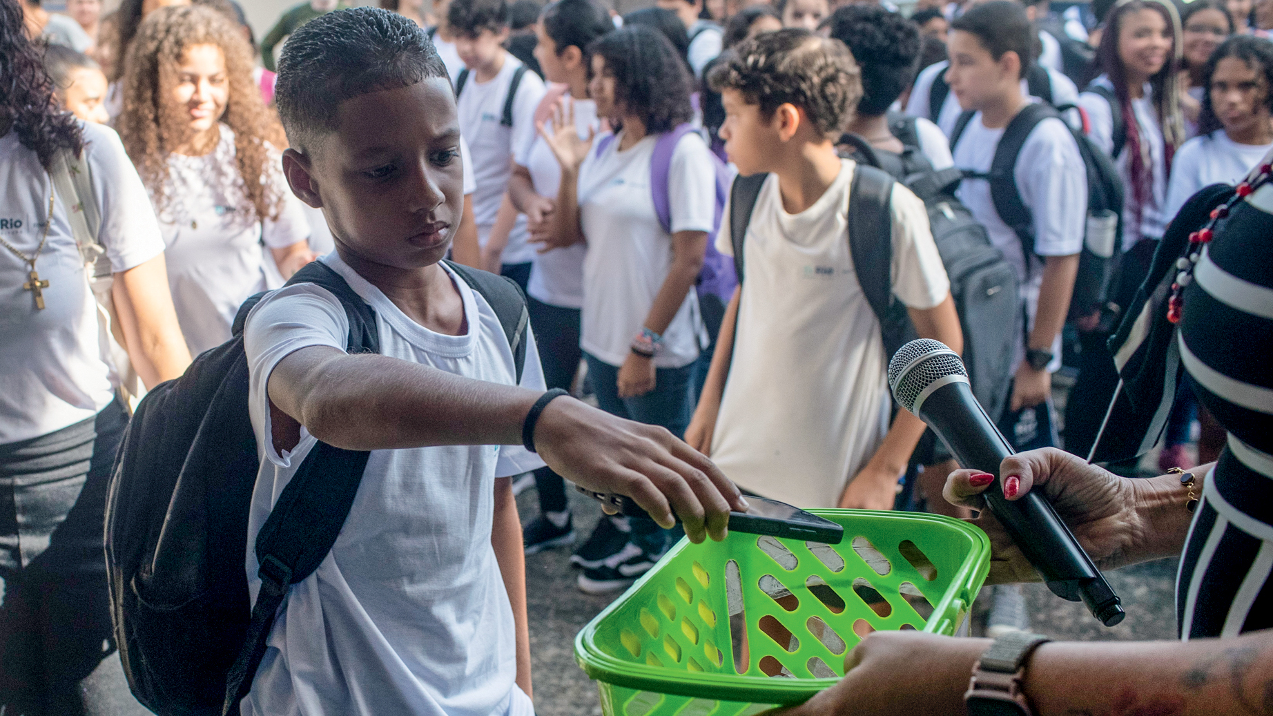 HIST&Oacute;RICO&ensp;- Proibi&ccedil;&atilde;o de celular nas escolas: decis&atilde;o pelo bem da inf&acirc;ncia
