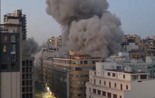 Vídeo: edifício de 15 andares no coração de Beirute colapsa, atingido por míssil israelense