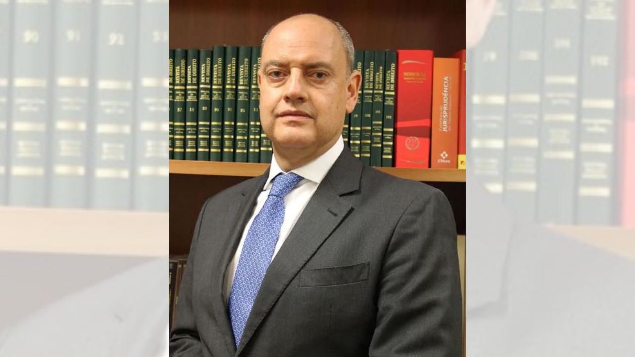 Desembargador antecipa pagamento de servidores do Rio, antes descontentes com Castro