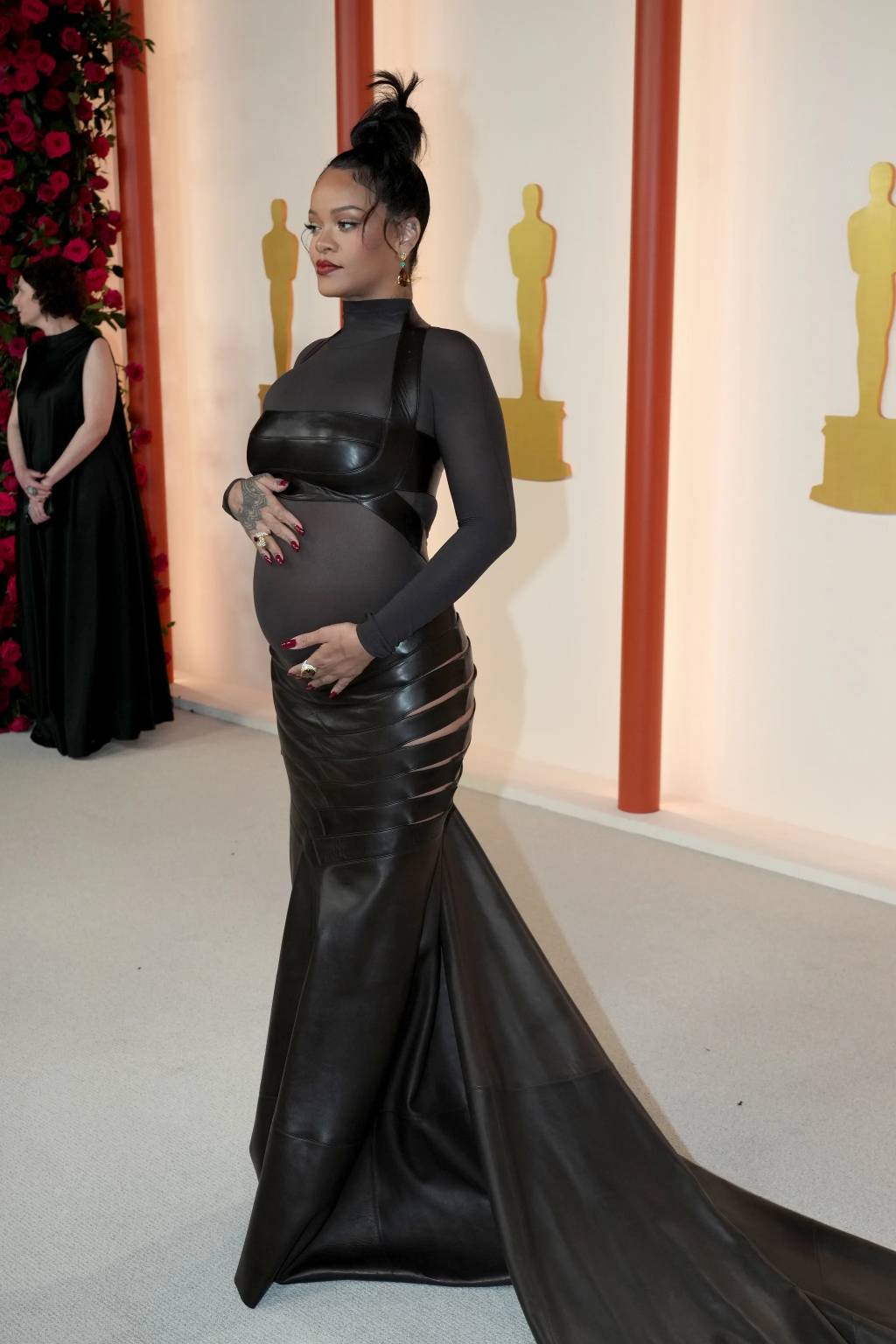 Rihanna veste Ala&iuml;a no Oscar 2023
