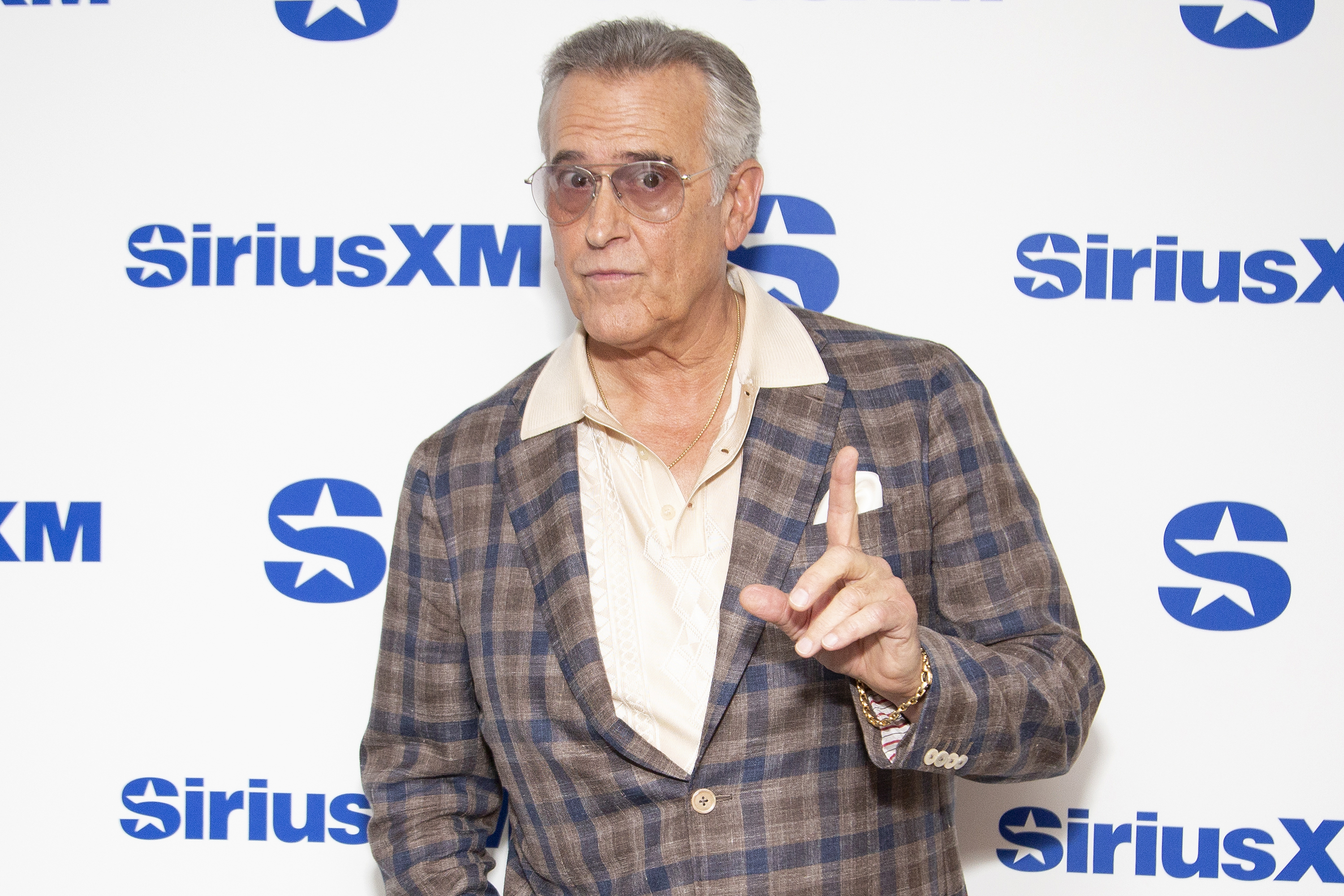 ‘Tratável, mas não curável’: astro da franquia ‘Evil Dead’ se abre sobre câncer