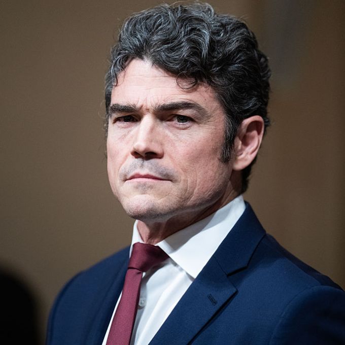 FBI abre investigação contra ex-chefe de contraterrorismo que desafiou governo Trump