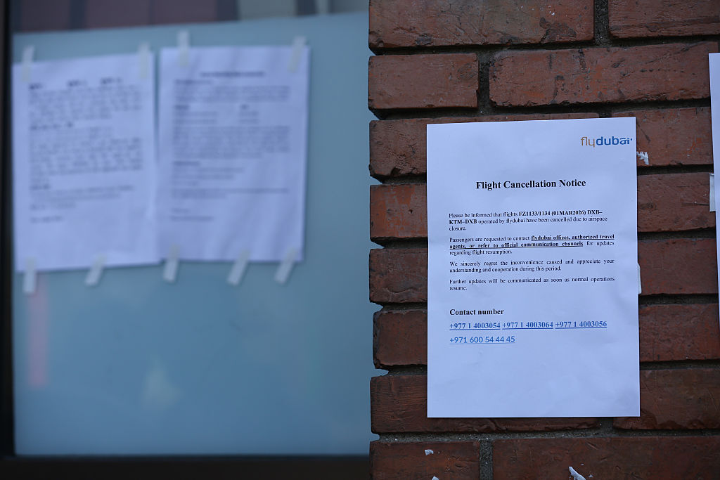 Ataque ao Irã cancela ou atrasa mais de 20.000 voos, com caos em aeroportos de Dubai e Doha