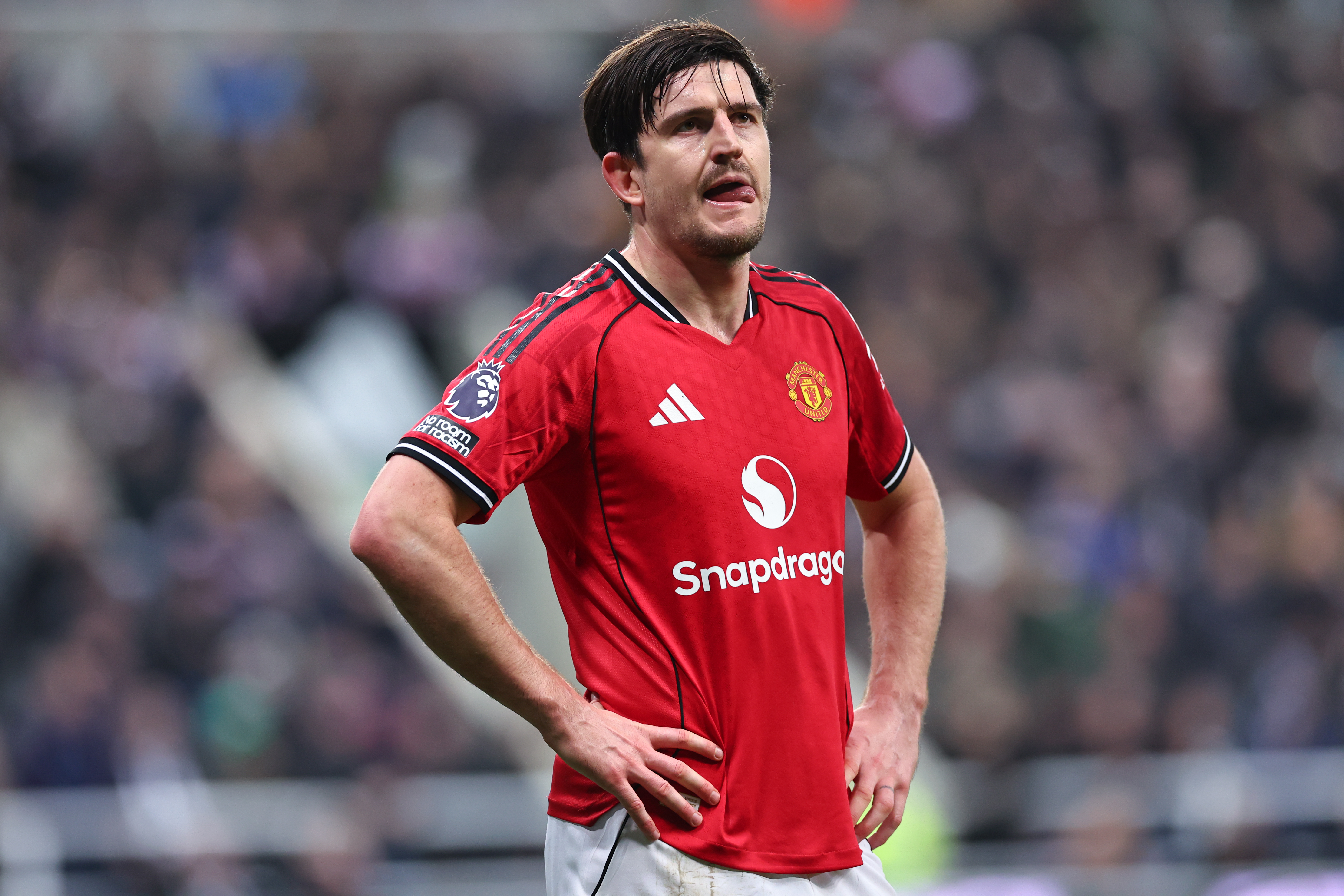 Zagueiro do Manchester United é condenado por agressão na Grécia