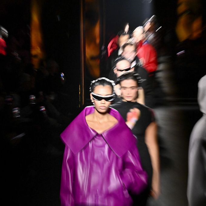 Com ‘Euphoria’, Balenciaga transforma Paris em um retrato da geração Z