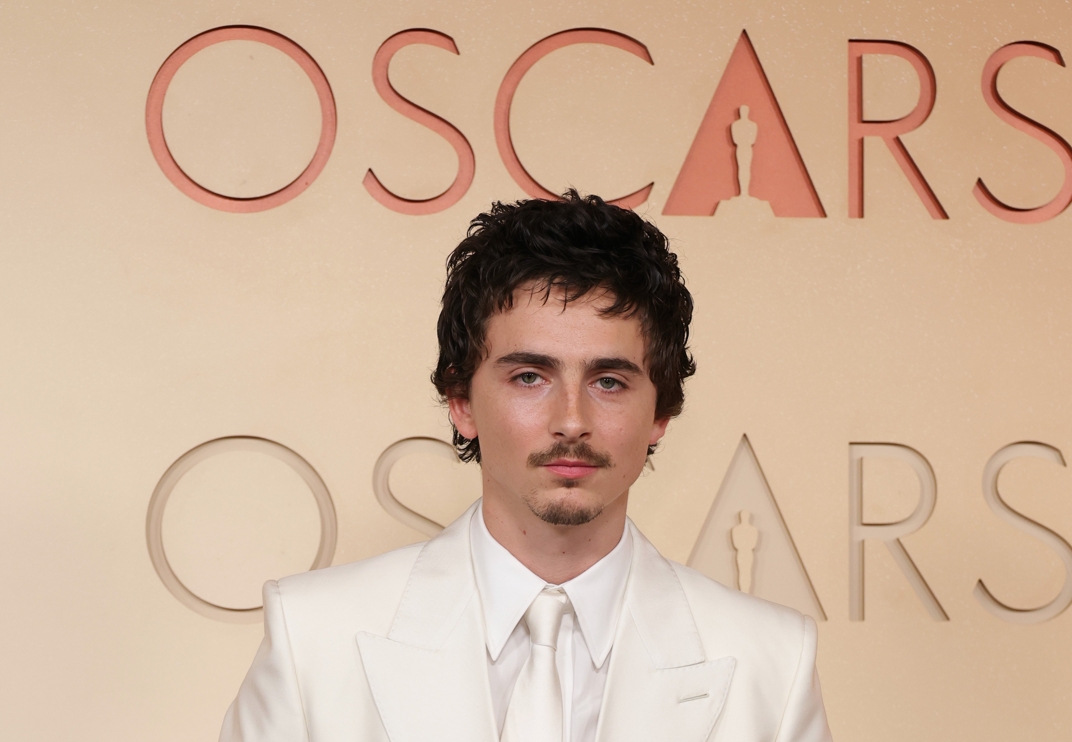 Timothée Chalamet vira chacota na abertura da cerimônia do Oscar 2026